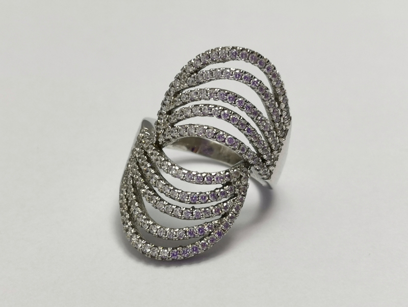 Exkluzívní stříbrný prsten se zirkony