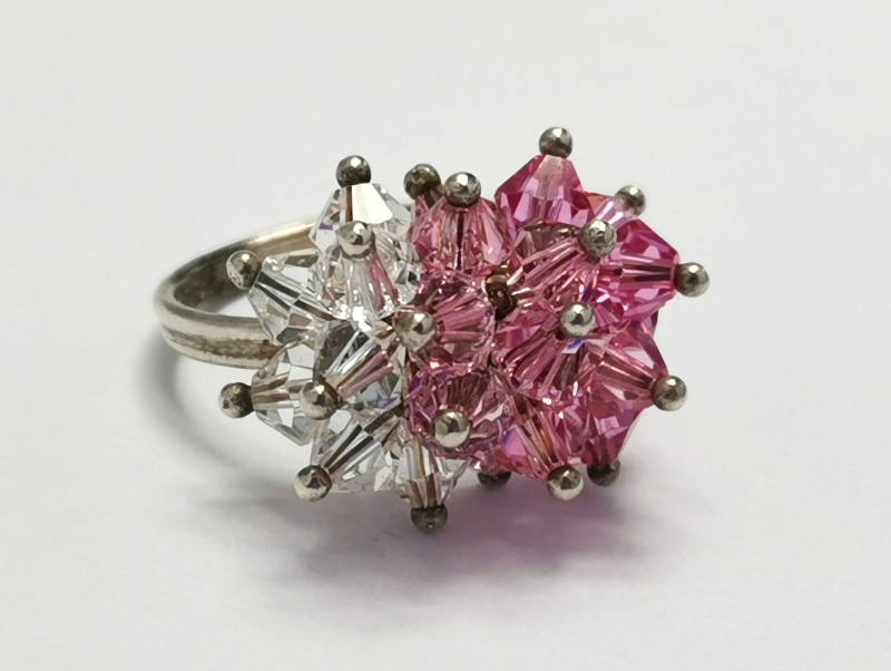 Stříbrný prsten s růžovými krystaly Swarovski 