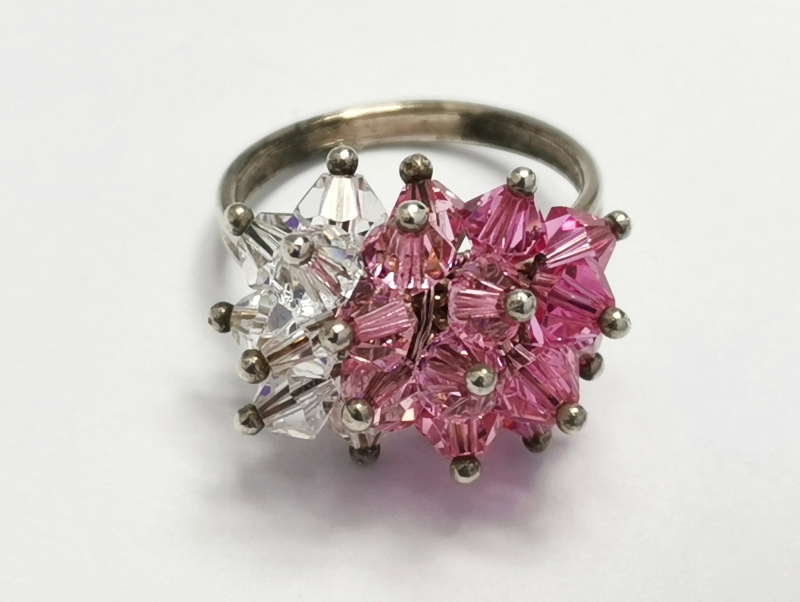 Stříbrný prsten s růžovými krystaly Swarovski 