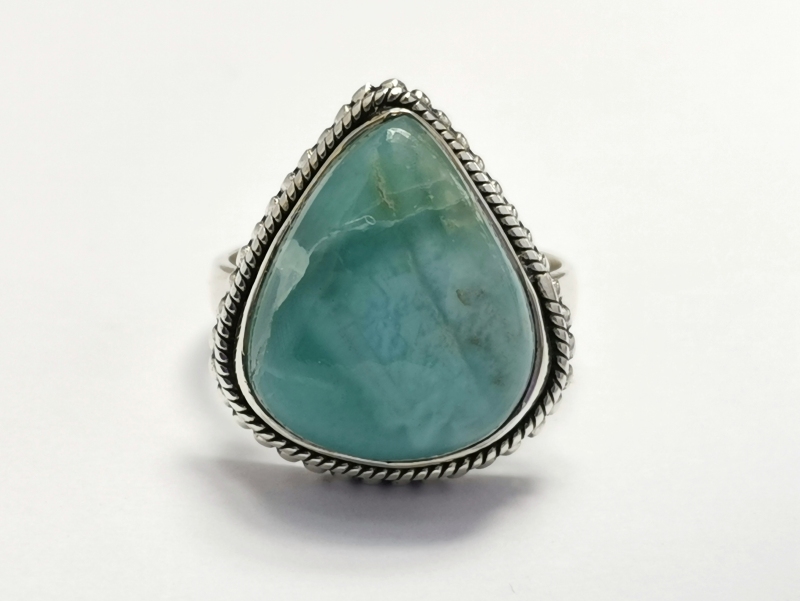 Stříbrný prsten s larimarem