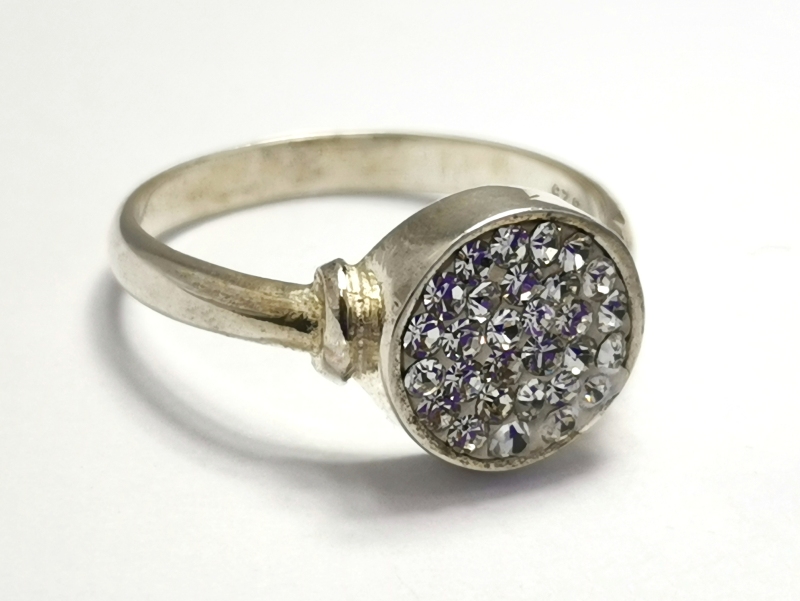 Stříbrný prsten s bílými krystaly Swarovski 