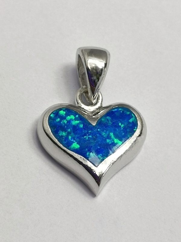 Stříbrný přívěsek - srdce s opálem, rhodiovaný