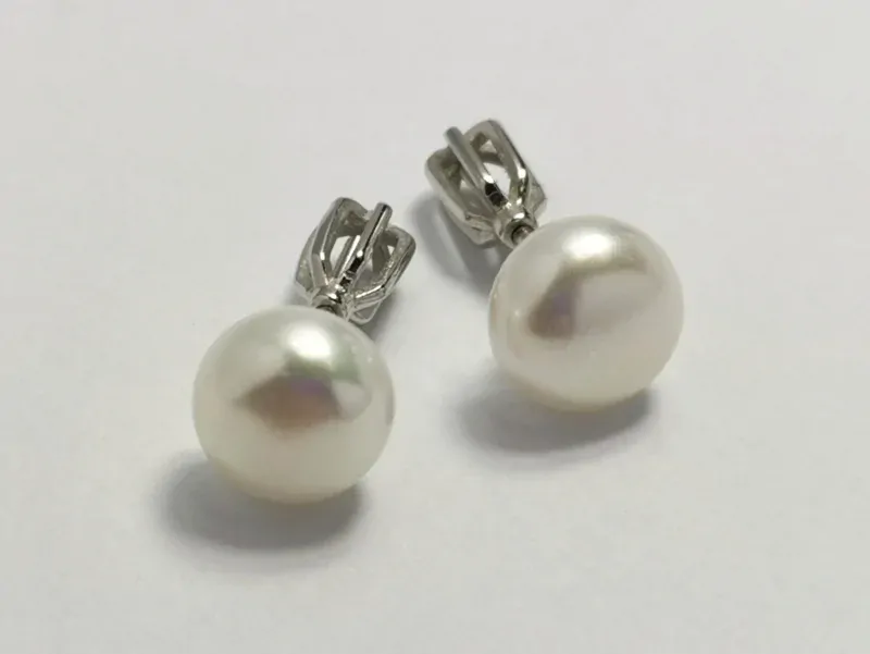Stříbrné naušnice s perlou