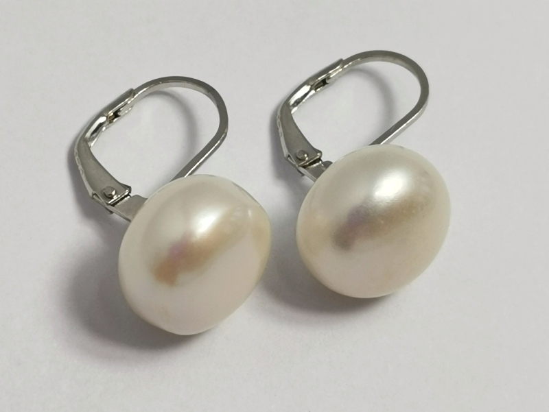 Stříbrné naušnice s perlou