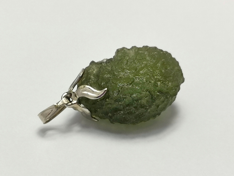 Přívěšek z přírodního vltavínu