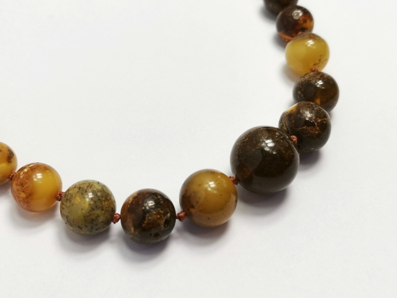 Náhrdelník z jantaru