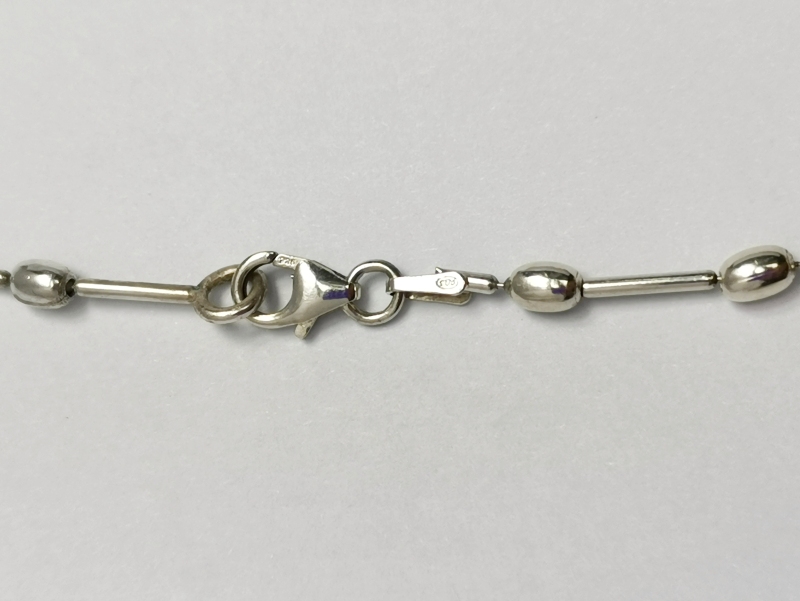 Stříbrný náhrdelník 