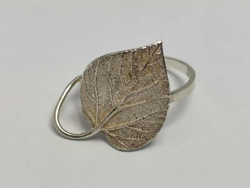 Stříbrný dámský prsten - autorský šperk Jiřího Moravce