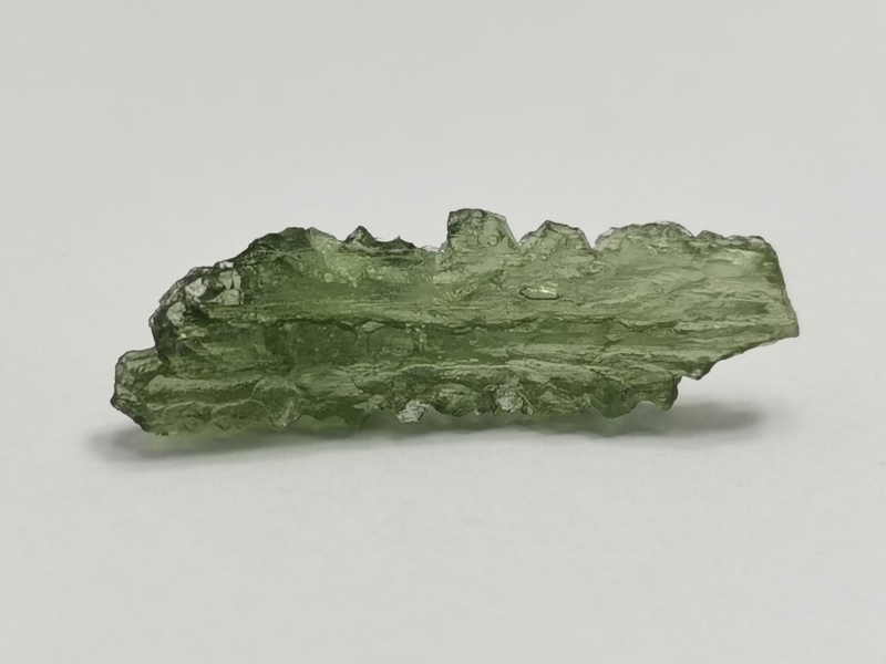 Surový vltavín Nesměň