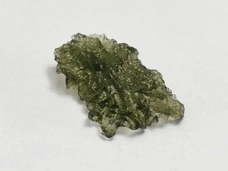 Surový vltavín Nesměň (malý Chlum)