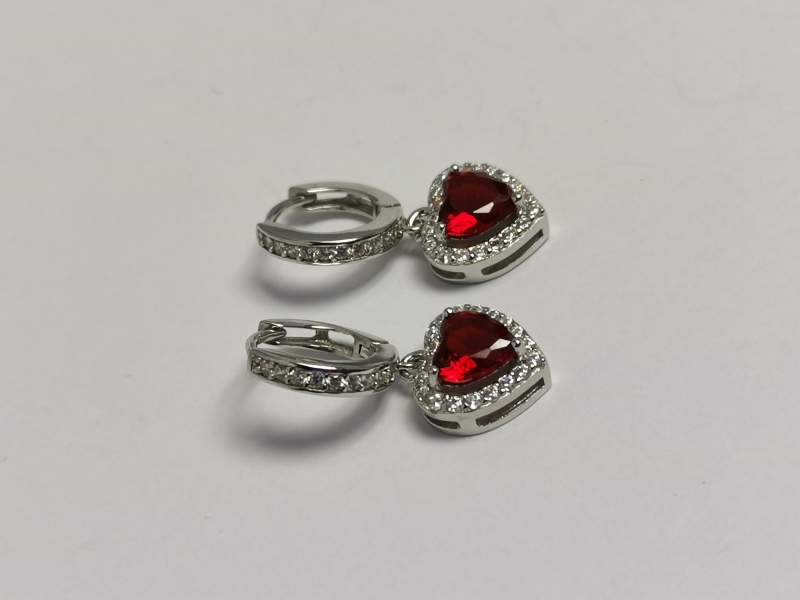 Stříbrné naušnice s rubínem a zirkony