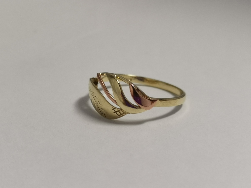 Zlatý dámský prsten celozlatý