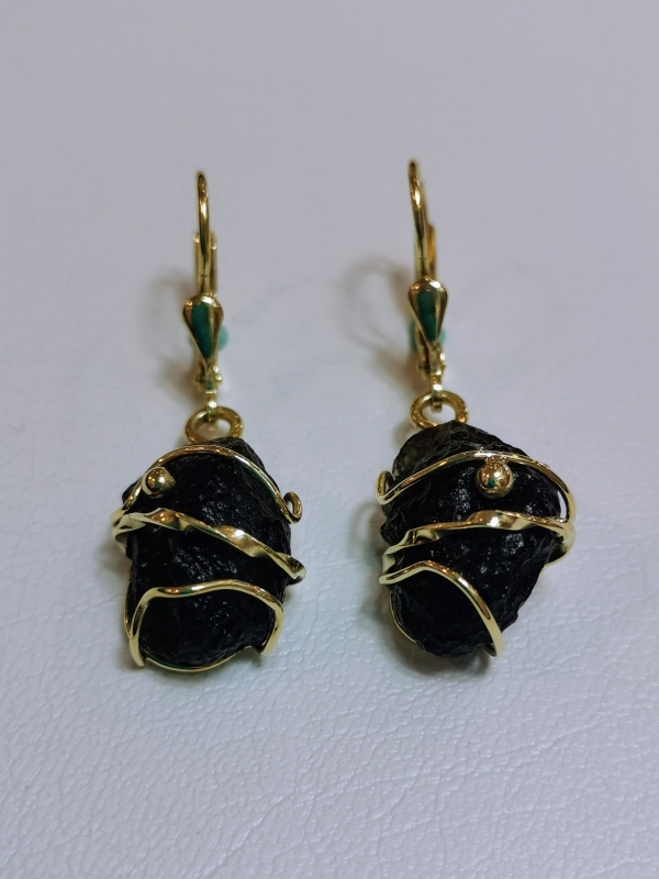 Zlaté naušnice žluté zlato s přírodním vltavínem