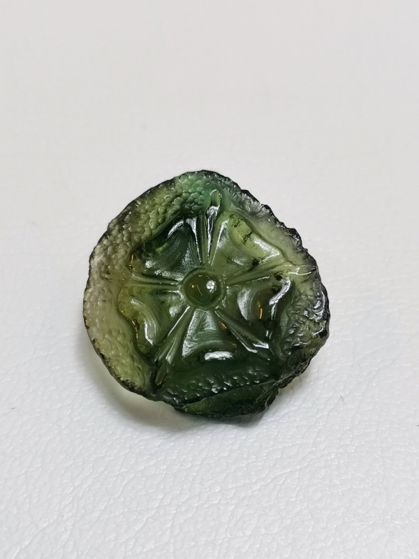 Vltavínová glyptika pětilistá růže