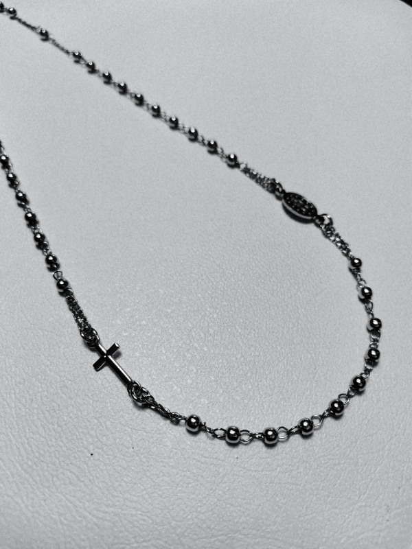 Stříbrný náhrdelník - růženec, rhodiovaný