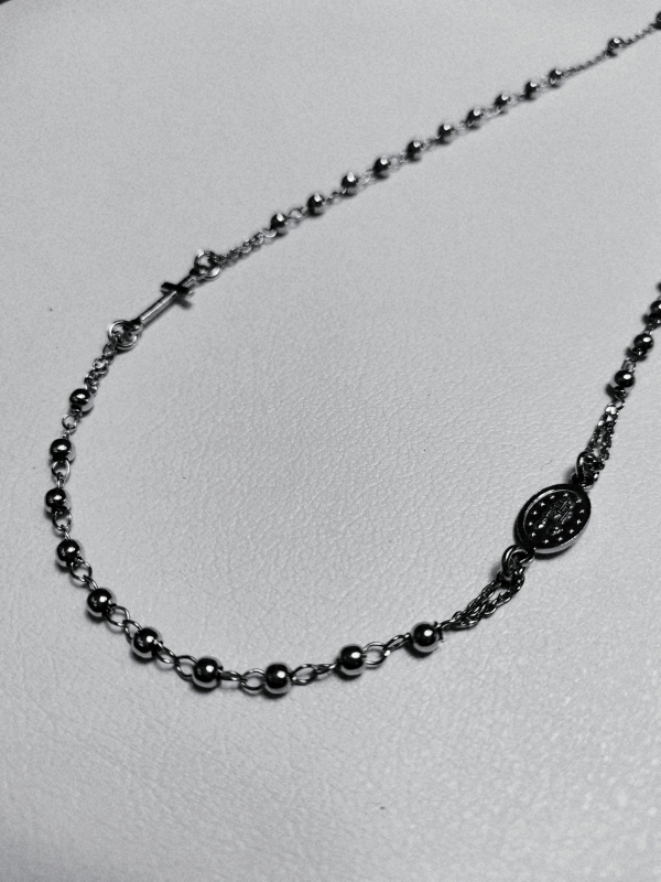 Stříbrný náhrdelník - růženec, rhodiovaný