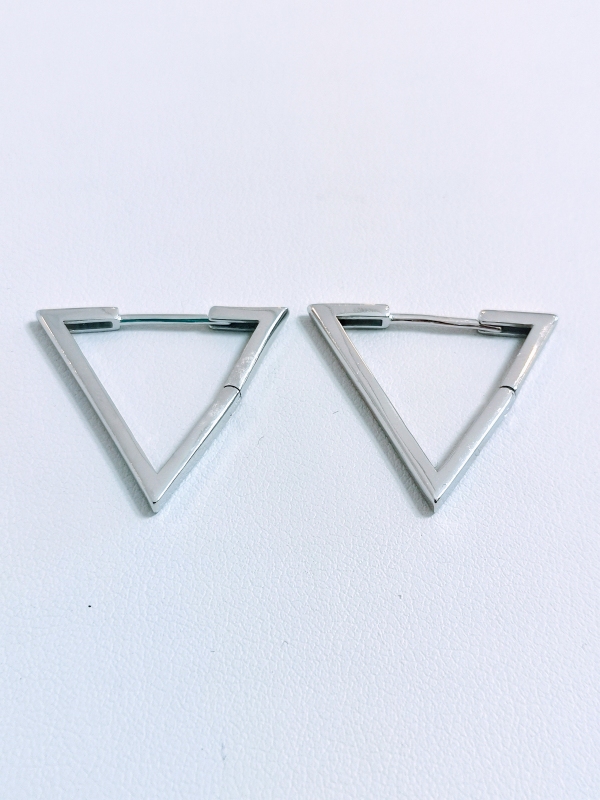Stříbrné naušnice trojúhelníkové