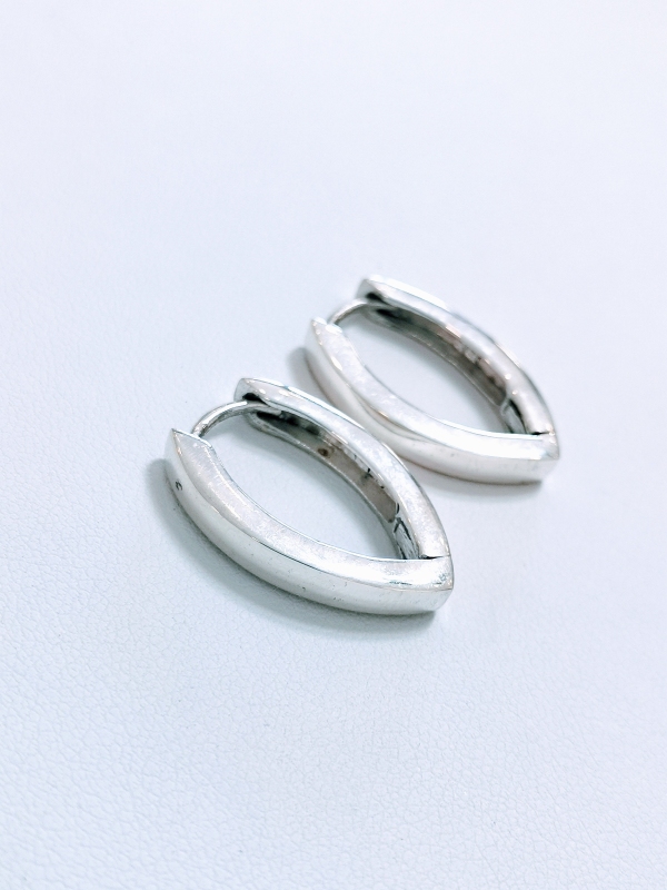 Stříbrné naušnice oválné