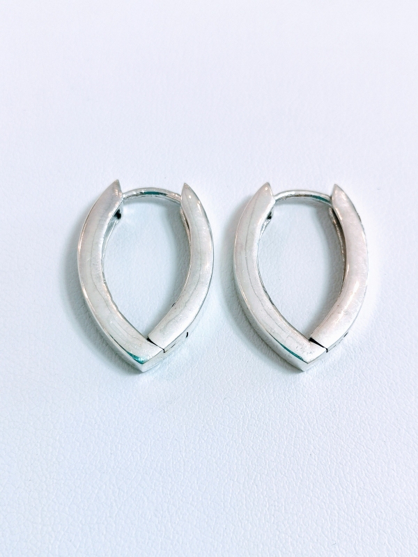 Stříbrné naušnice oválné