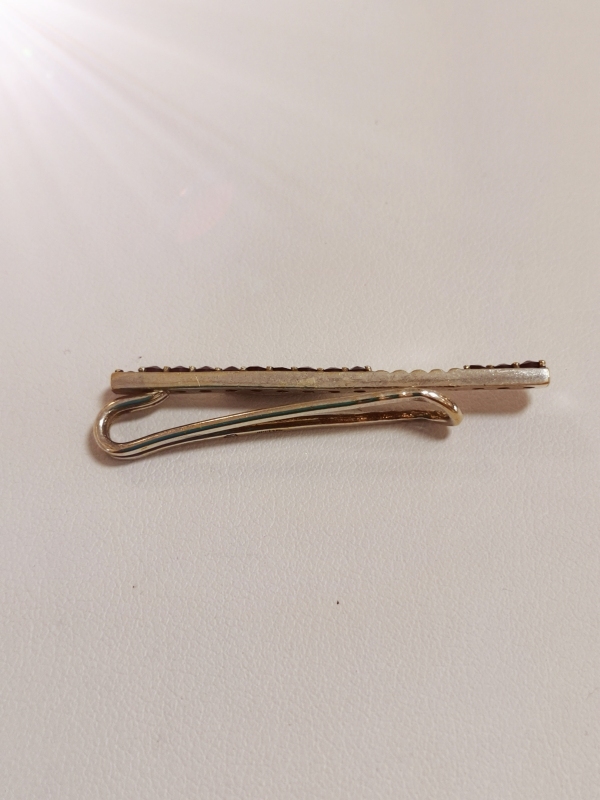 Kravatová spona s českým granátem