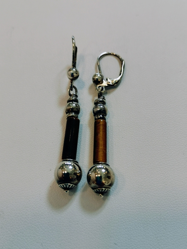 Stříbrné naušnice s tygřím okem