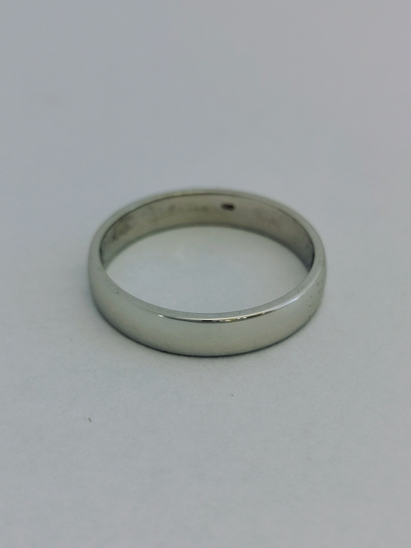 Zlatý prsten, zlatý kroužek z bílého zlata