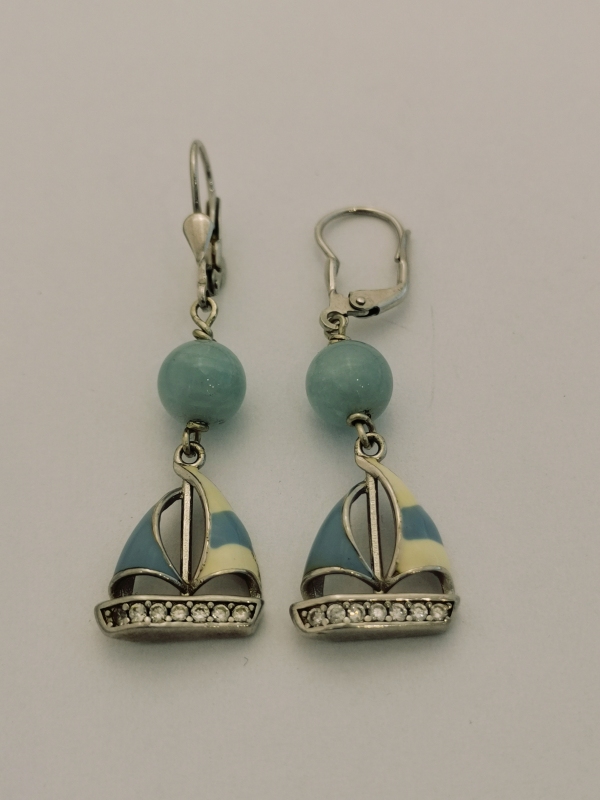 Stříbrné naušnice visací s akvamarínem a plachetnicí