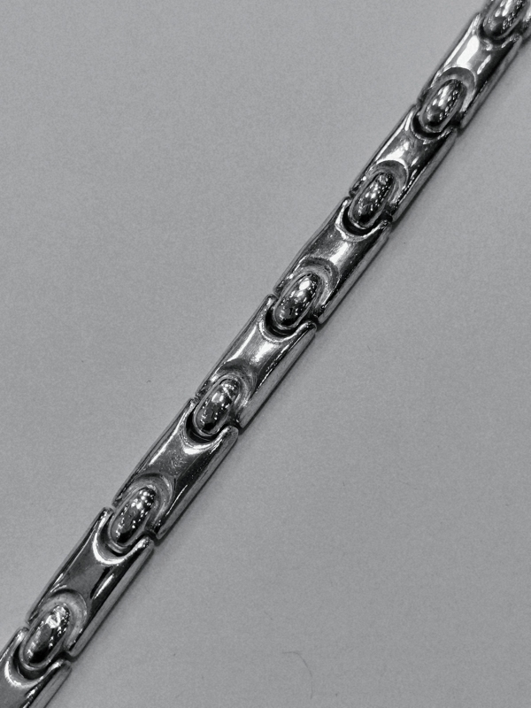 Exkluzívní stříbrný náramek