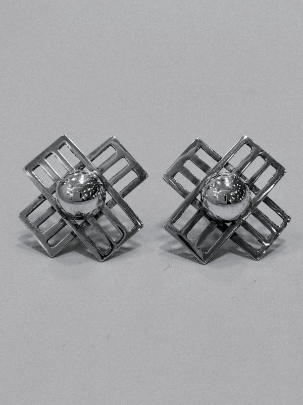 Originální stříbrné naušnice na šroubek