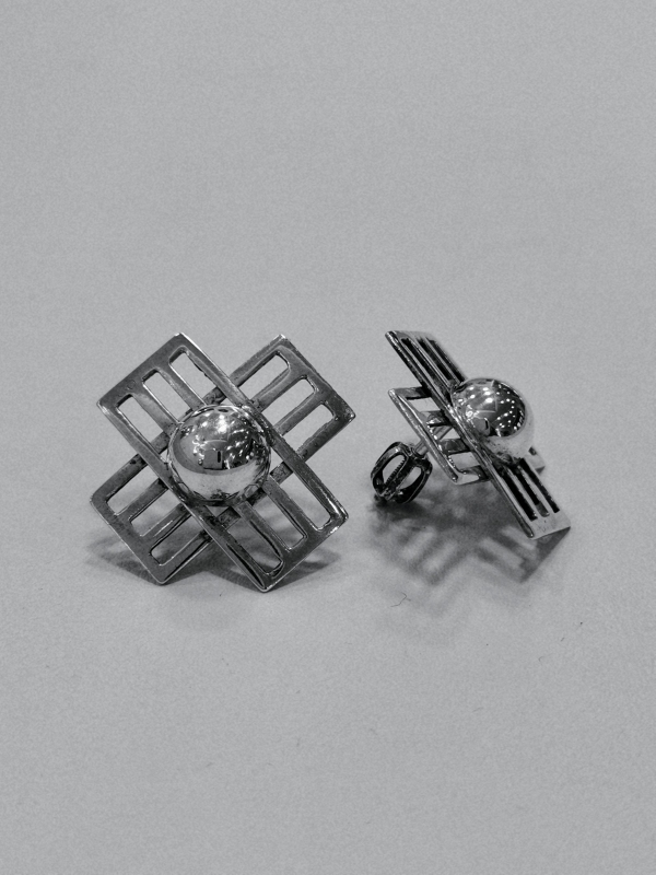 Originální stříbrné naušnice na šroubek