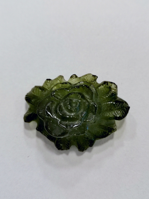 Vltavín glyptika růže