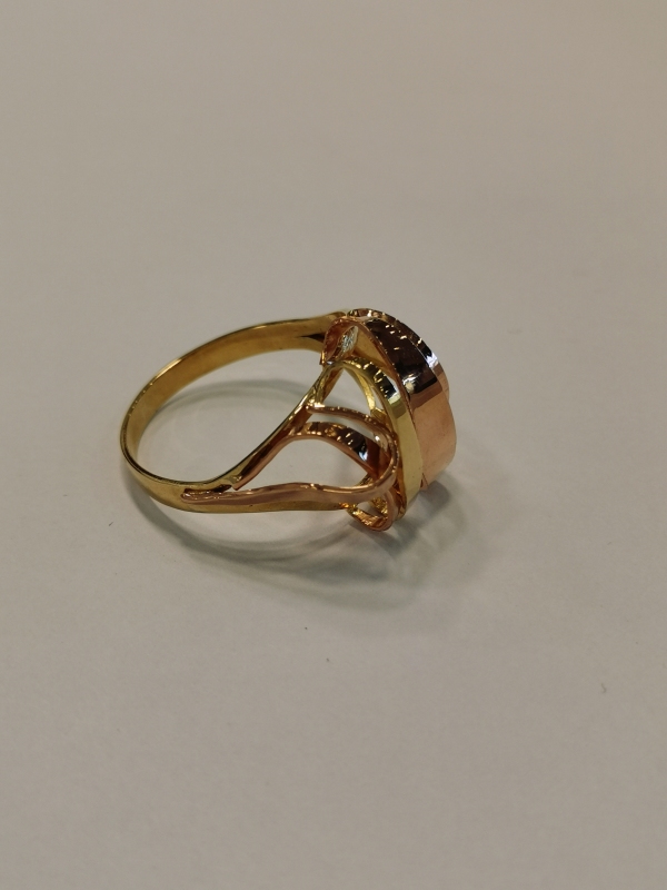 Zlatý dámský prsten celozlatý