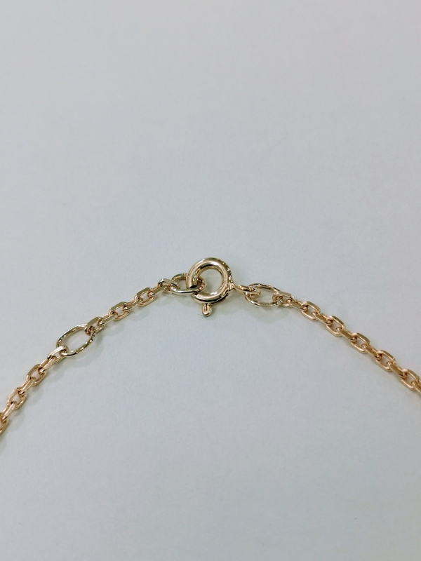 Zlatý náramek s přírodním vltavínem