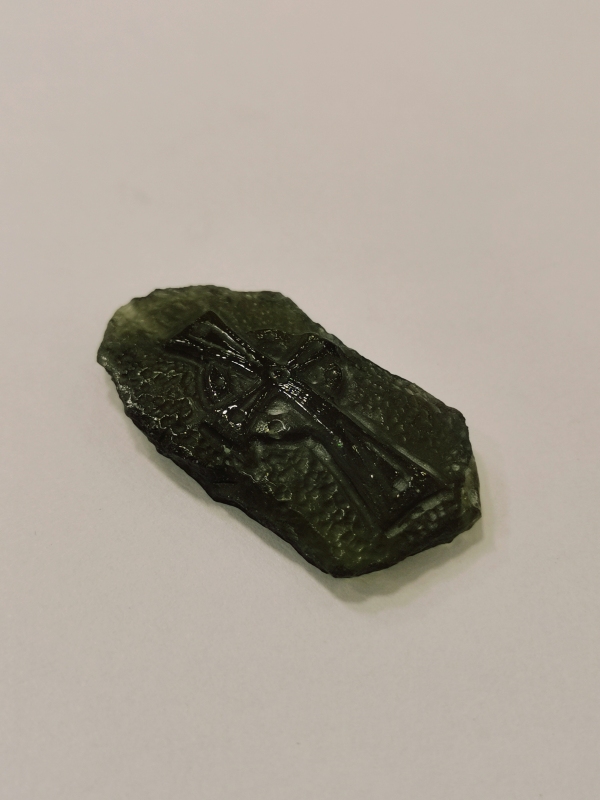 Vltavín glyptika keltský kříž