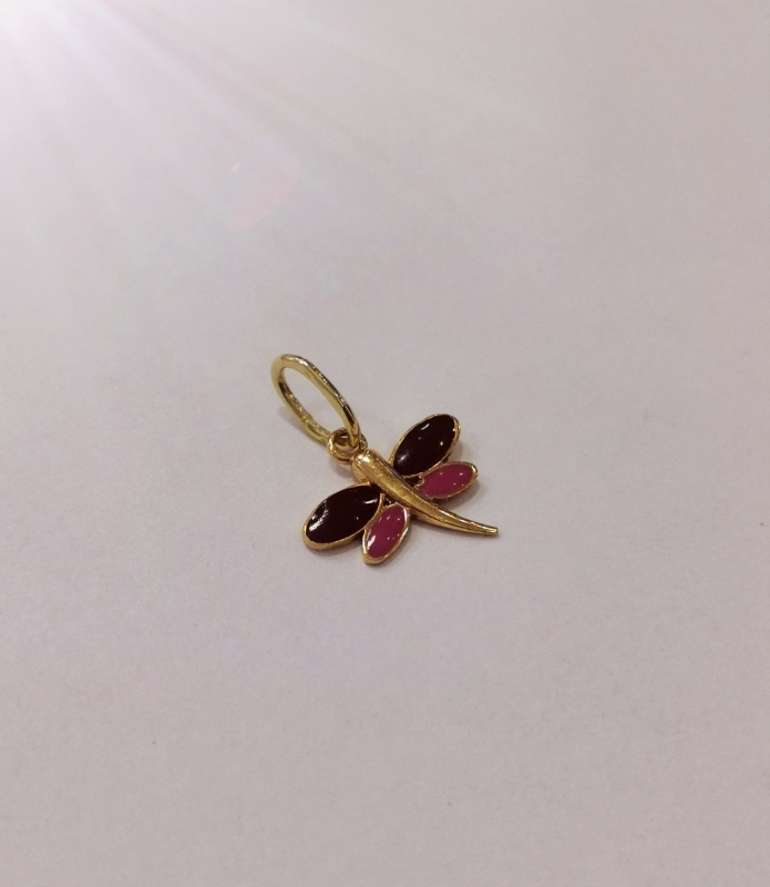 Zlatý přívěšek vážka