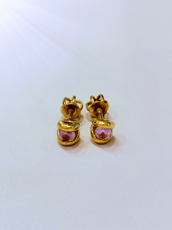 Zlaté naušnice pecky, růžový zirkon, ze žlutého zlata, na šroubek