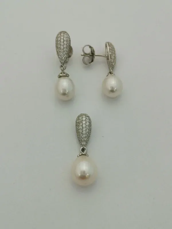 Stříbrná souprava s perlou a bílými zirkony