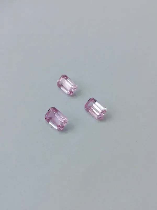 Broušený kámen - morganit, sada 3 ks