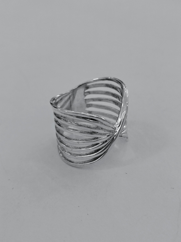 Masívní stříbrný prsten