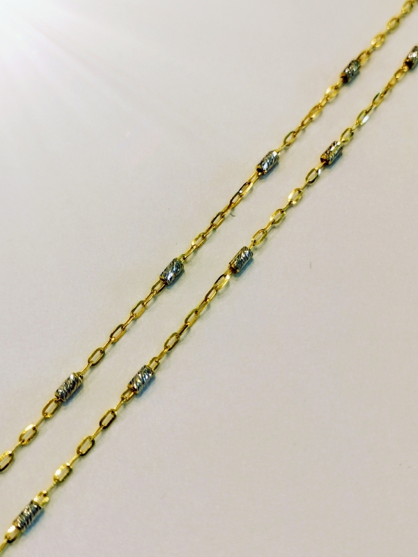 Zlatý řetízek s válečky z bílého zlata