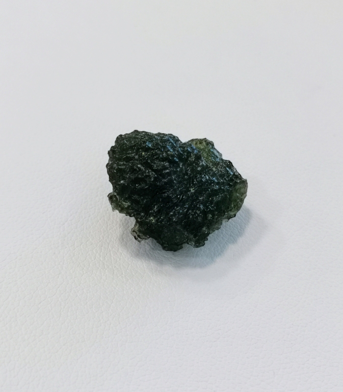 Surový vltavín Nesměň