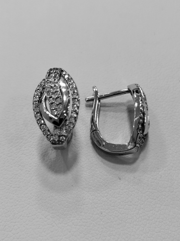 Stříbrné naušnice s bílými zirkony