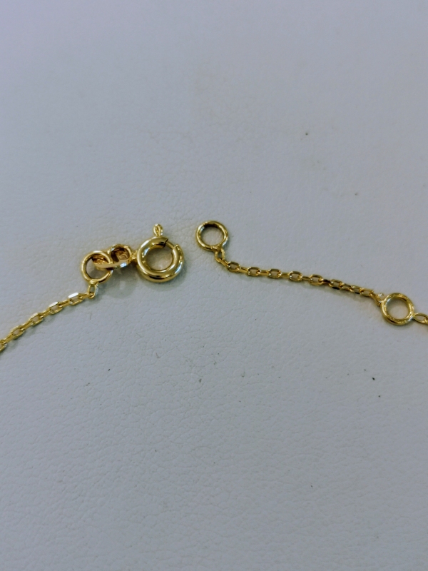 Zlatý náramek se srdcem s bílými zirkony