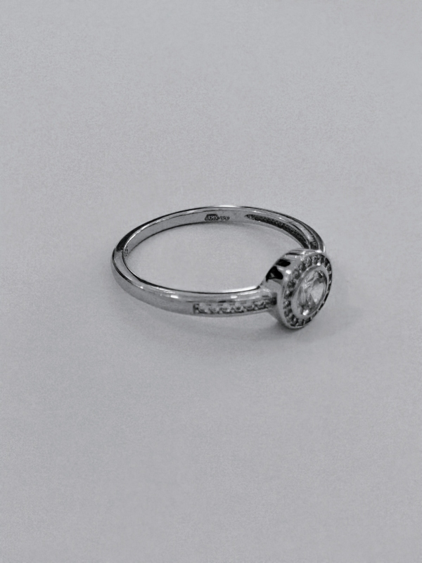 Stříbrný prsten se zirkony zásnubní