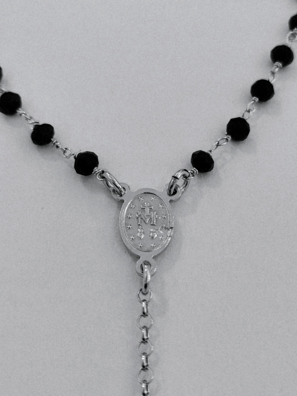 Stříbrný náhrdelník - růženec, rhodiovaný