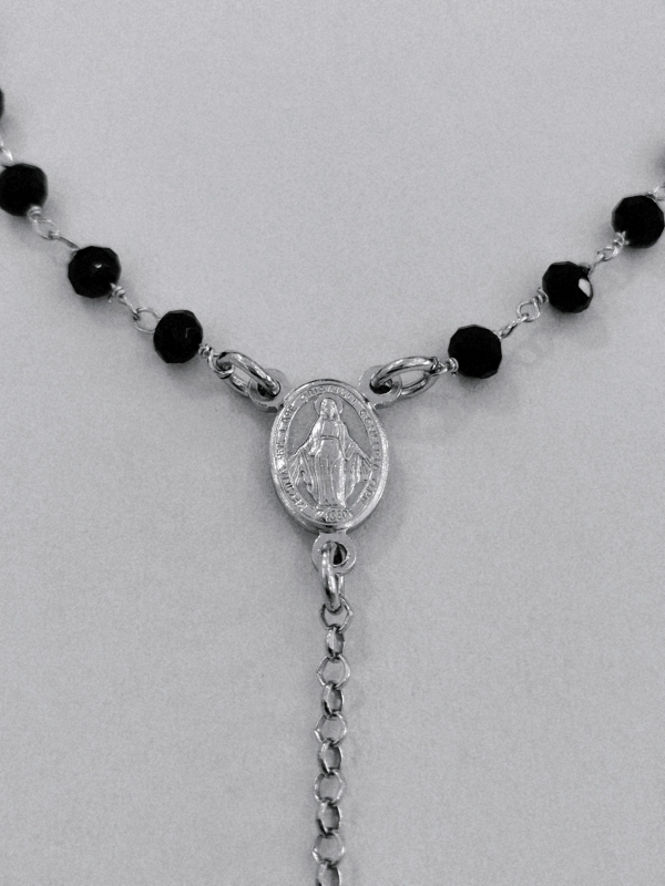 Stříbrný náhrdelník - růženec, rhodiovaný