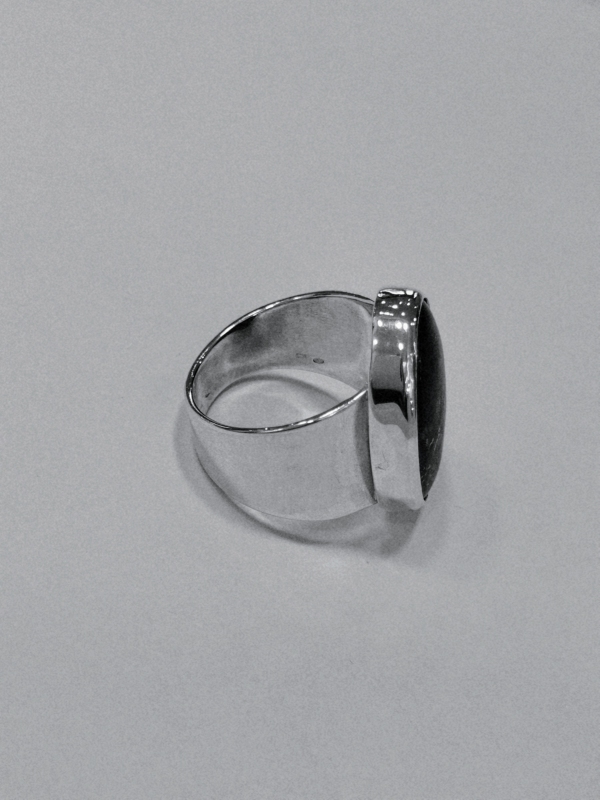 Masívní stříbrný prsten s lapisem lazuli