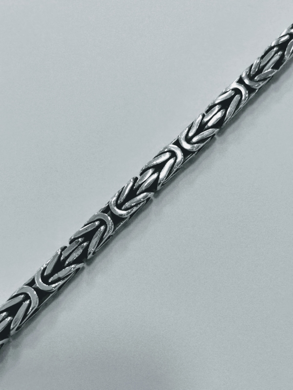 Silný stříbrný náramek - královská vazba