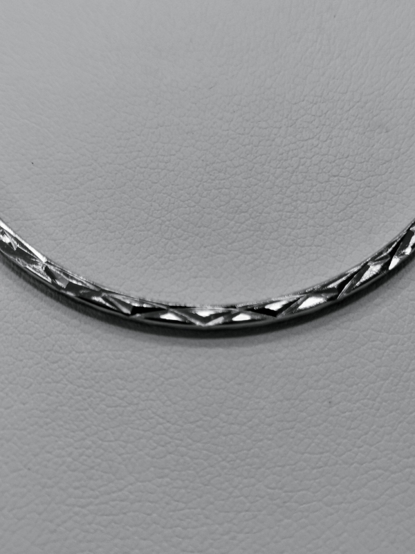 Stříbrné ozdobné kruhy, rhodiované