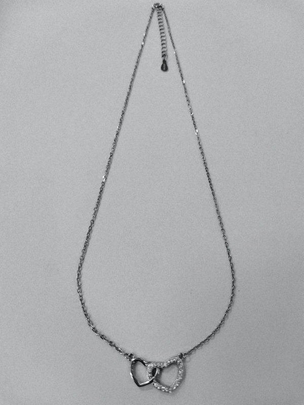 Stříbrný náhrdelník se dvěma  srdci